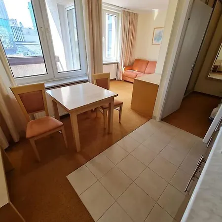 10q - Z6 605 Apartment